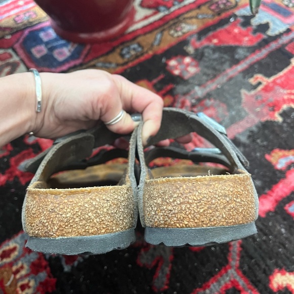 ‘Arizona Big Buckle’ Birkenstocks in ‘Dove Gray’- Size 38- great condition! - Picture 4 of 8